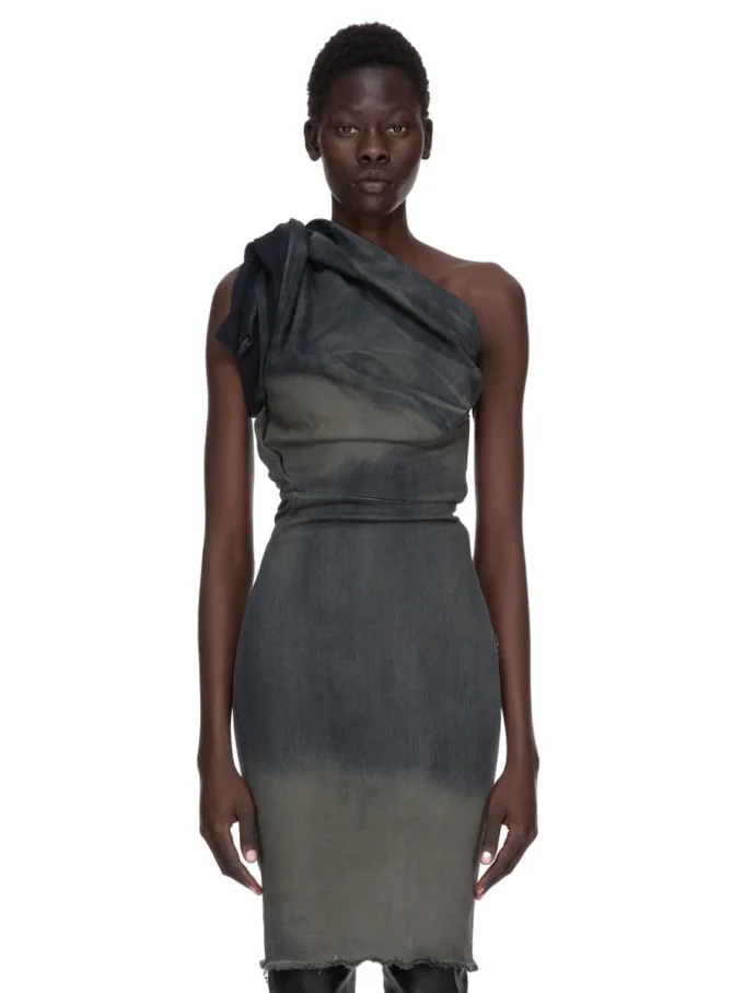 RICK OWENS FW25 CONCORDIANS TWIST DRESS IN DRKDUST DEGRADE SLUB STRETCH DENIM. RP02E4521SDKDEG-78D